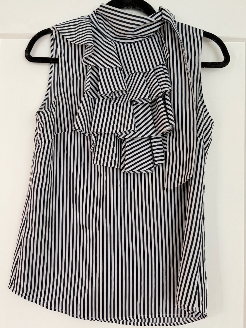 Banana Republic Striped Sleeveless Ruffle Blouse with Neck Tie Sz Small